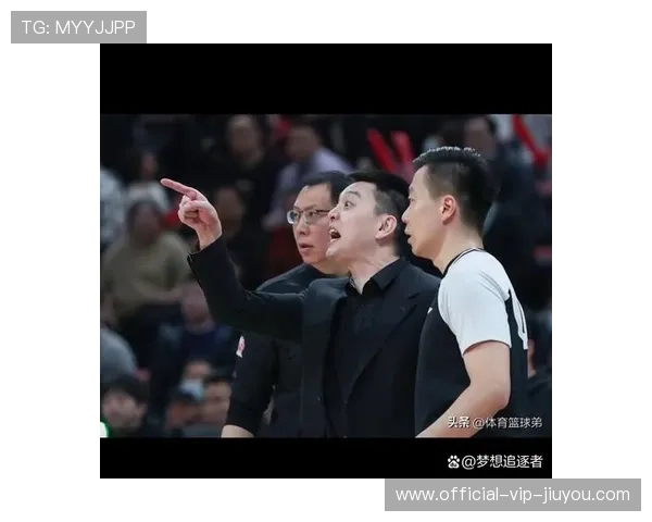 杨鸣回应外界质疑 球员们干劲十足，杨鸣的颜值是体坛的天花板